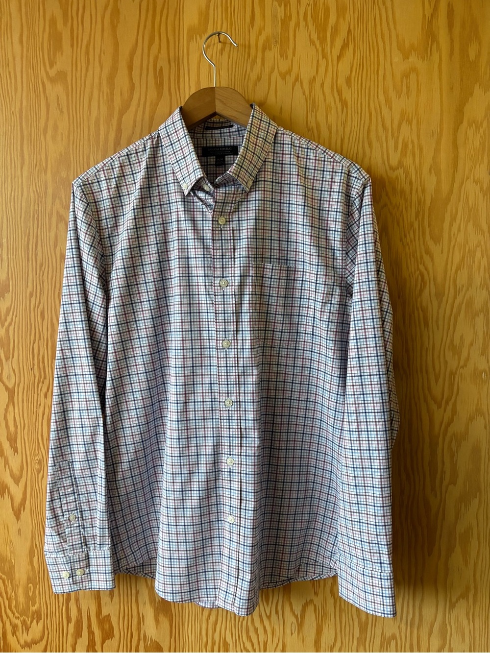 Banana  REPUBLIC Men's Long-Sleeve Multi-Color Checked Button-Down Shirt